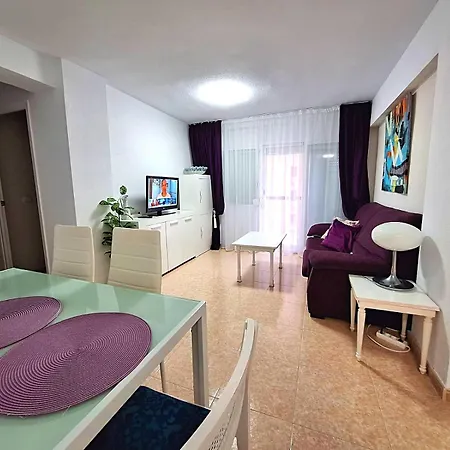 Apartment Three Bedrooms In Near And Strip *
