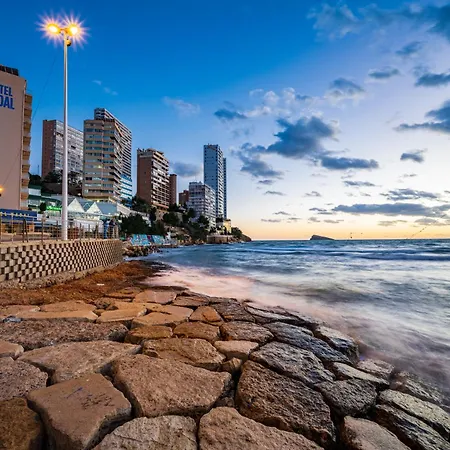 Three Bedrooms In Near And Strip * 베니돔