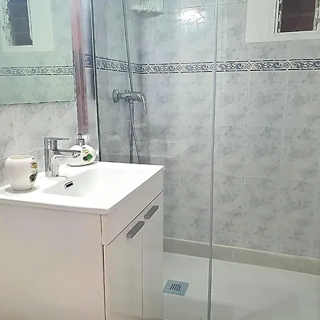 Three Bedrooms In Near And Strip 아파트 베니돔