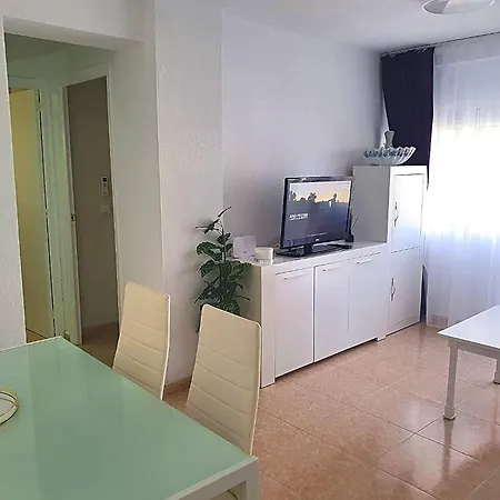 Three Bedrooms In Near And Strip * 베니돔