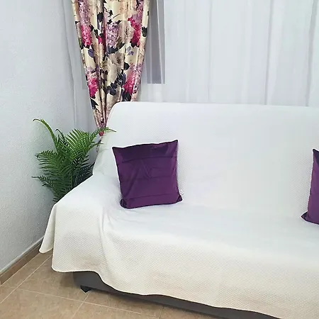 Three Bedrooms In Near And Strip 아파트 *