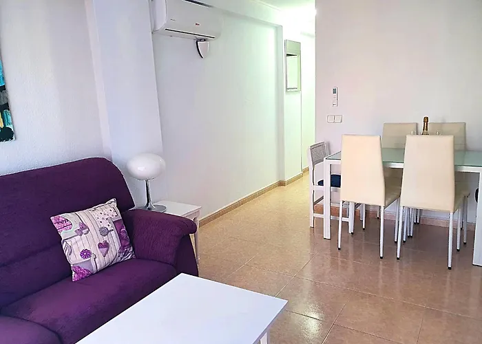 Three Bedrooms In Near And Strip *