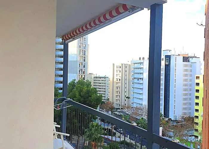 Three Bedrooms In Near And Strip Appartement