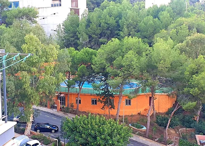 Three Bedrooms In Near And Strip Appartement